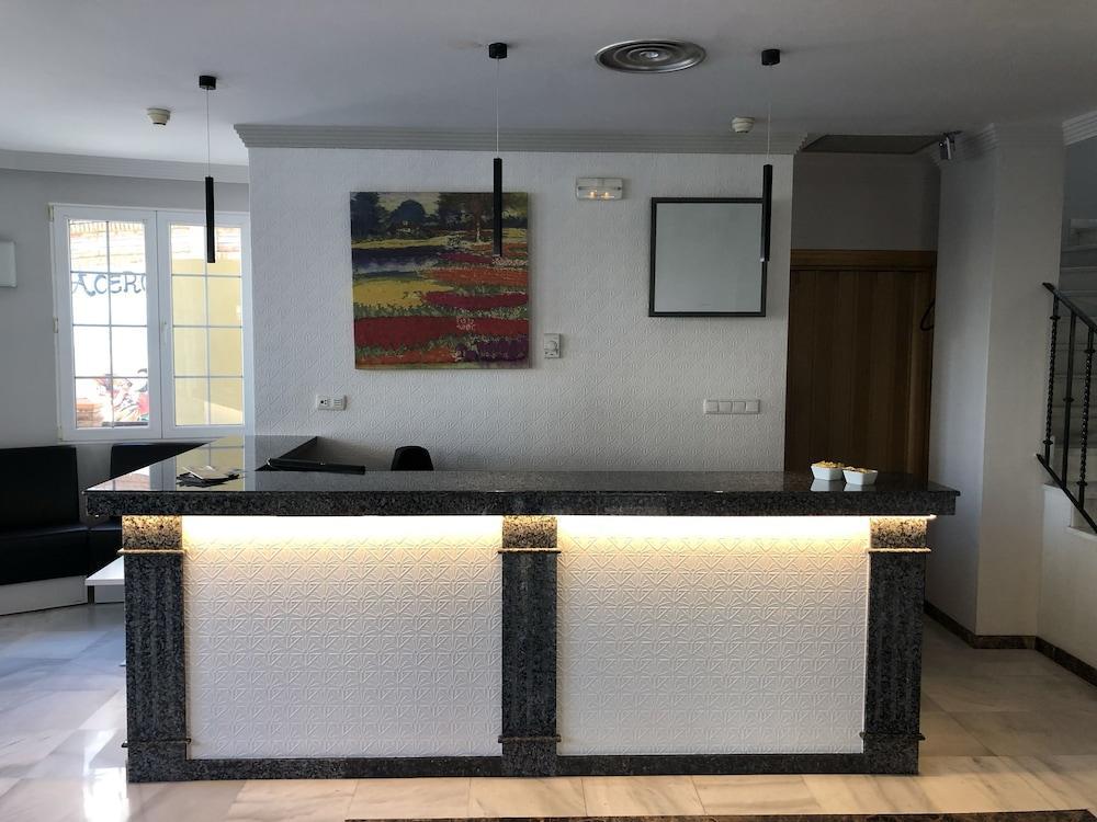 Hotel La Fonda De Don Gonzalo Cenes De La Vega Bagian luar foto
