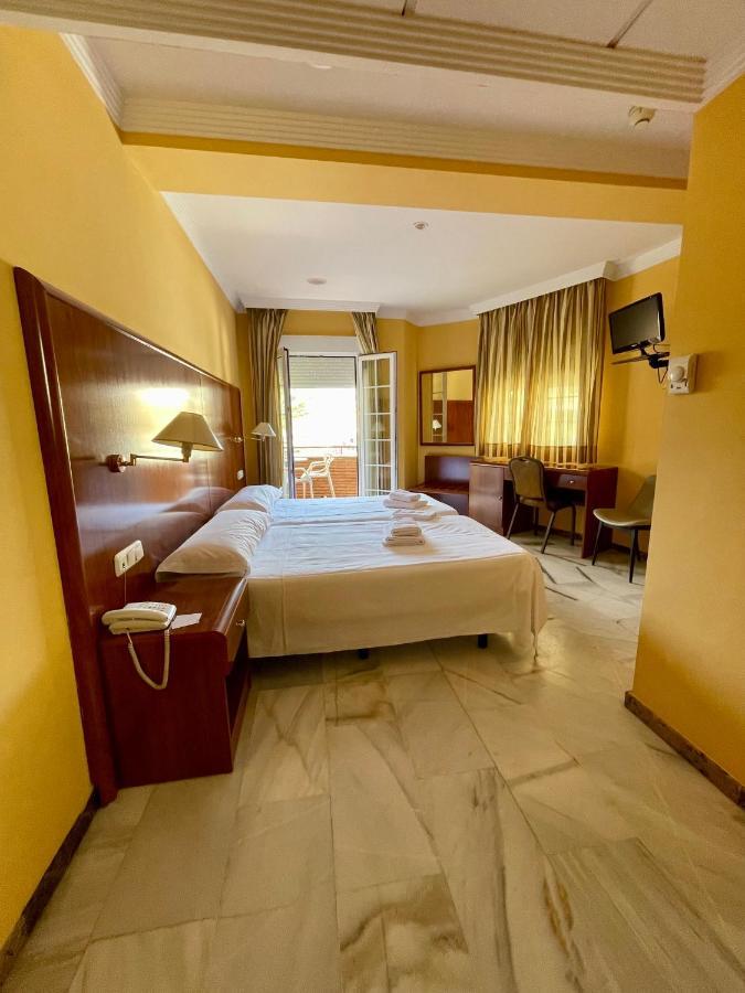 Hotel La Fonda De Don Gonzalo Cenes De La Vega Bagian luar foto