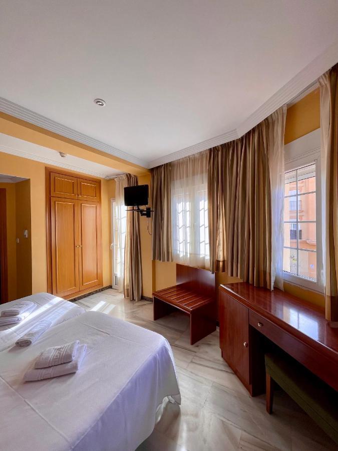 Hotel La Fonda De Don Gonzalo Cenes De La Vega Bagian luar foto
